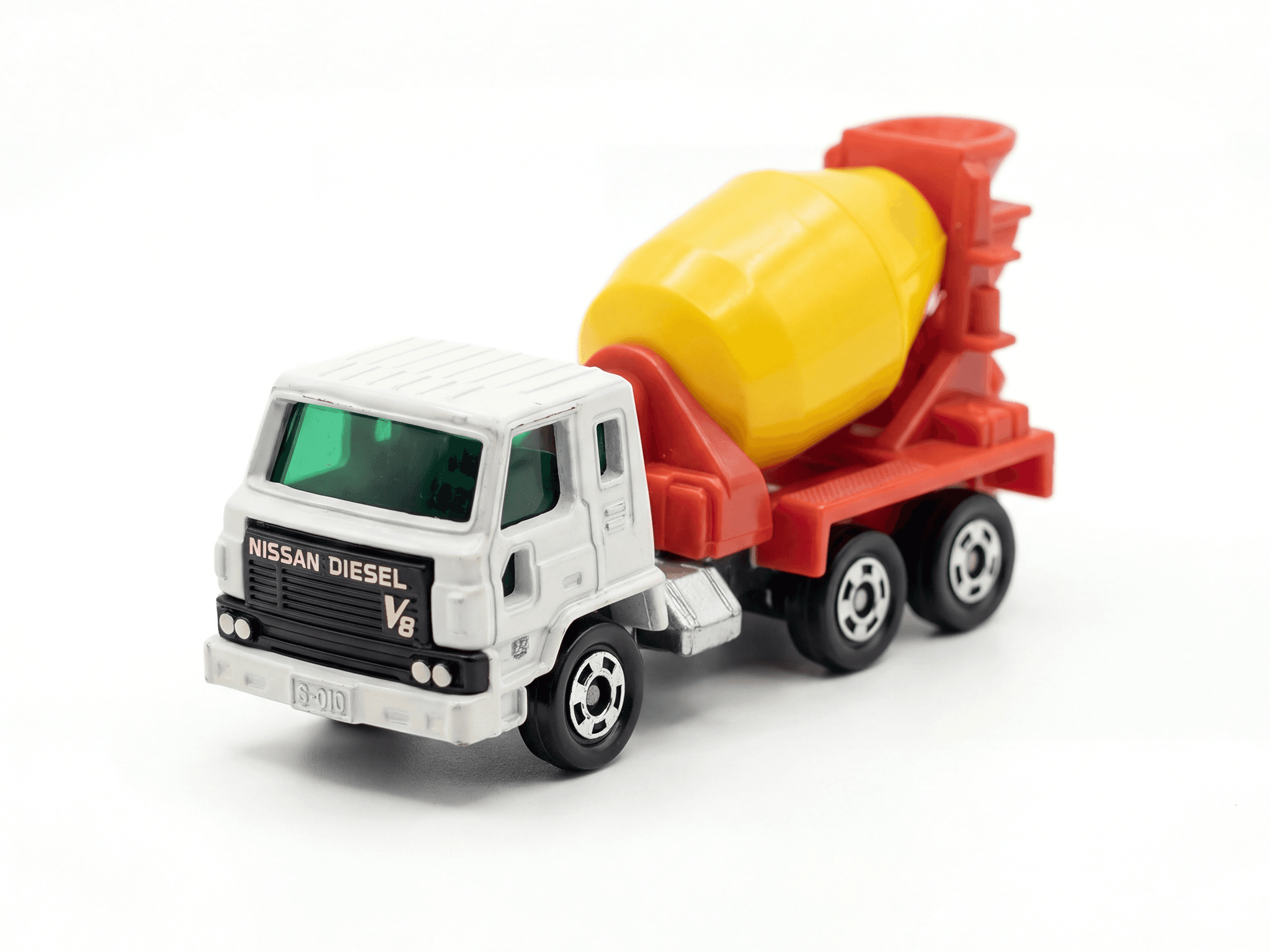 Nissan Diesel Mixer Car