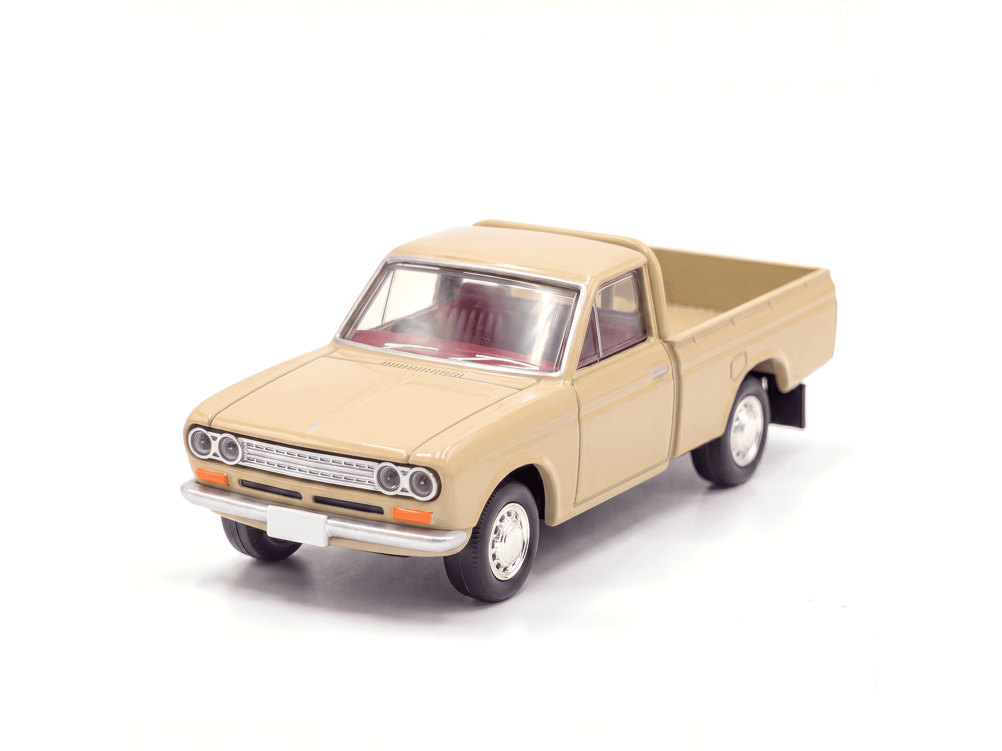 Datsun 1300 Truck with Figures