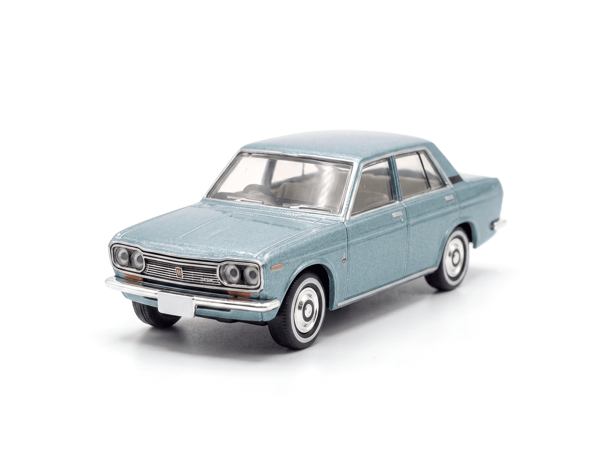 Datsun Bluebird 1400DX (72)