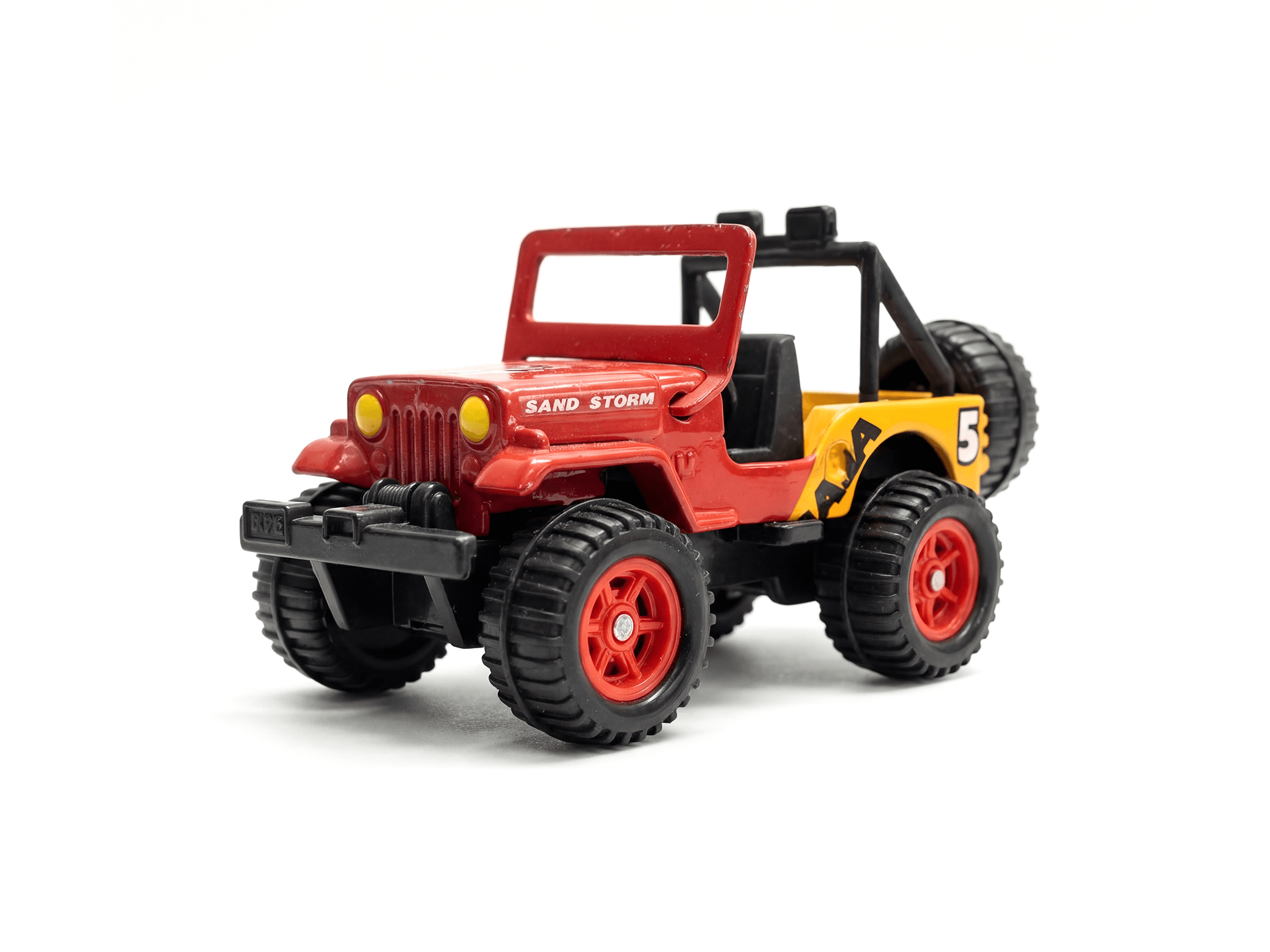 Mitsubishi Jeep Bigfoot