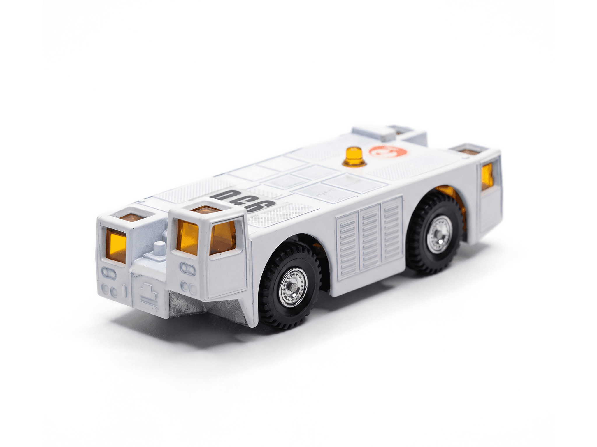 JAL B-747 Towing Tractor