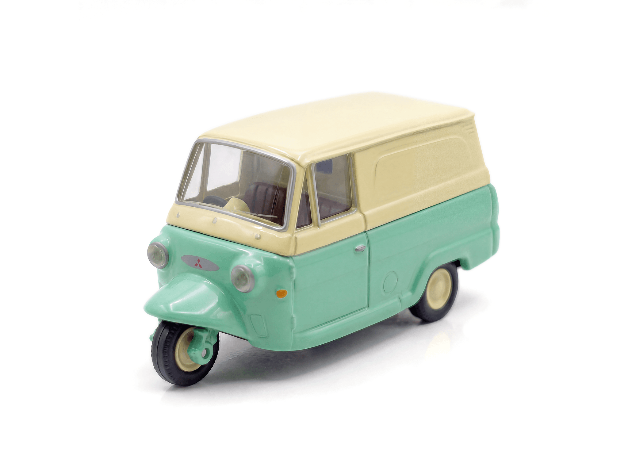 Mitsubishi 3-Wheel Pet Leo Van